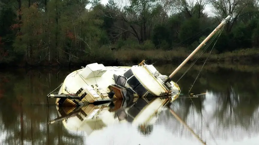 what-causes-a-boat-to-sink-and-what-you-should-know