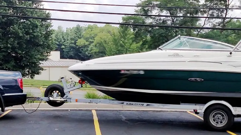Helpful Tips For Towing a Boat